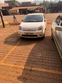 A picture of Toyota raum 16m