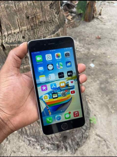 A picture of Iphone 6s plus 64gb 140 000 tu