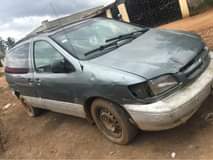 A picture of 2000 TOYOTA SIENNA