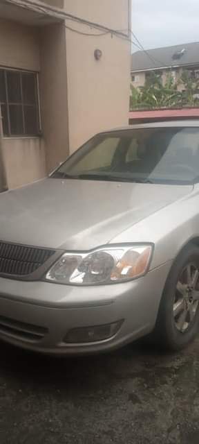 A picture of Neatly used 2003 Toyota Avalon with nothing to fix available