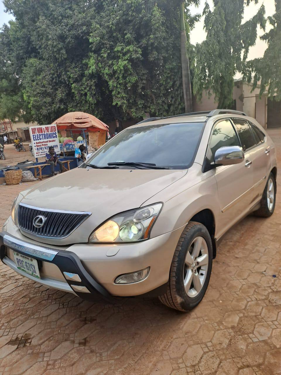 A picture of Lexus RX330