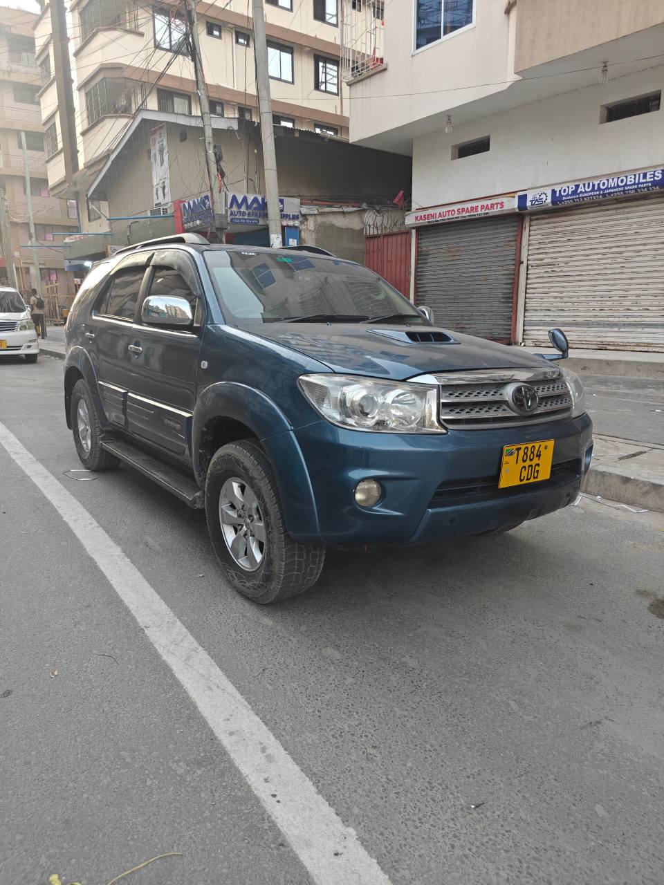 A picture of TOYOTA FORTUNER