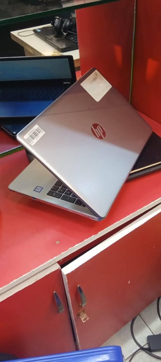 A picture of HP 7th Gen i5 with 8gb RAM and 256gb SSD