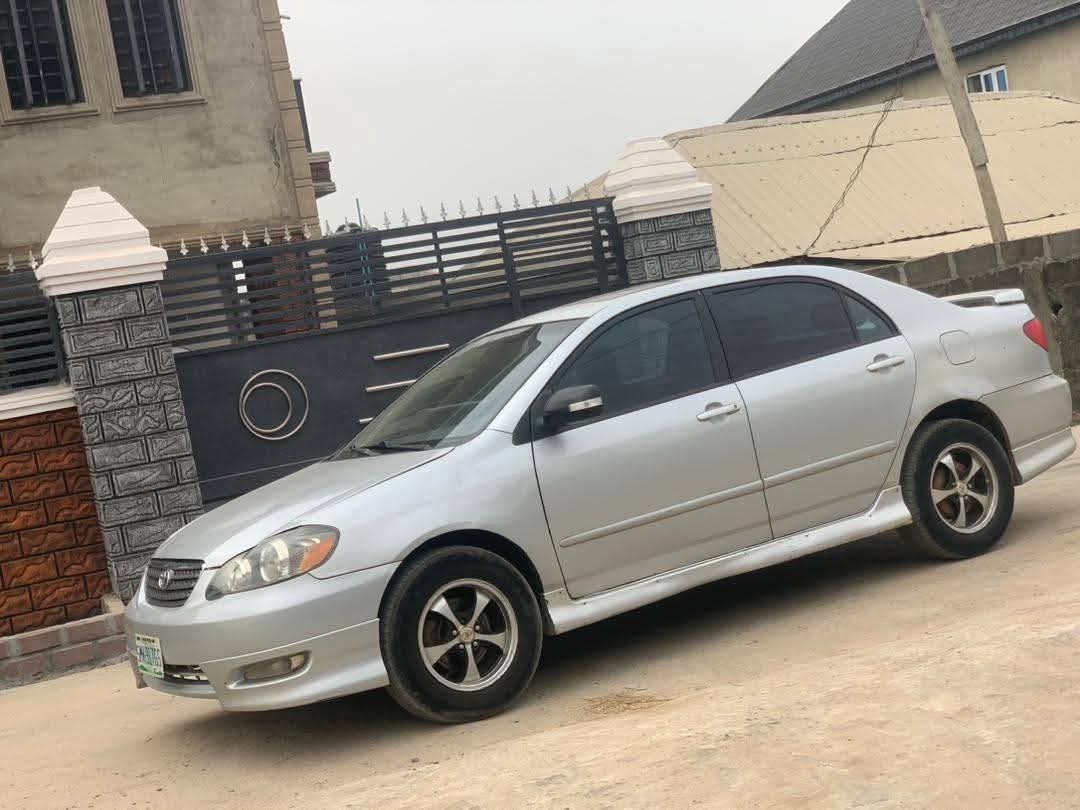 A picture of 2005 Toyota corolla