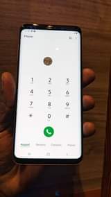 A picture of Samsung galaxy S9 plus clean