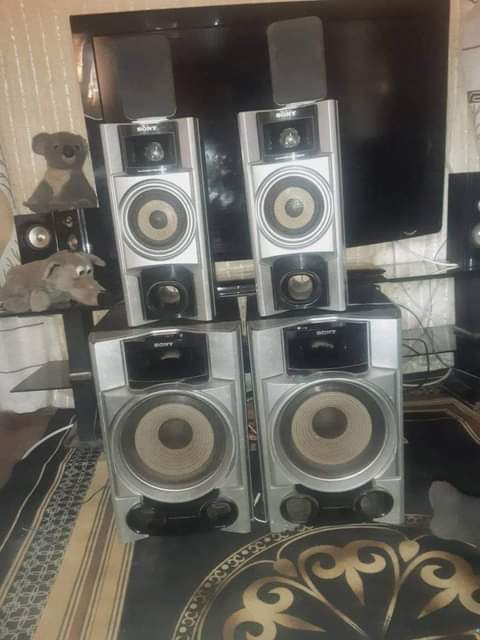 speakers