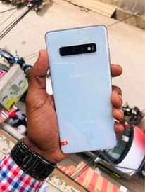 A picture of Samsung Galaxy S10 plus