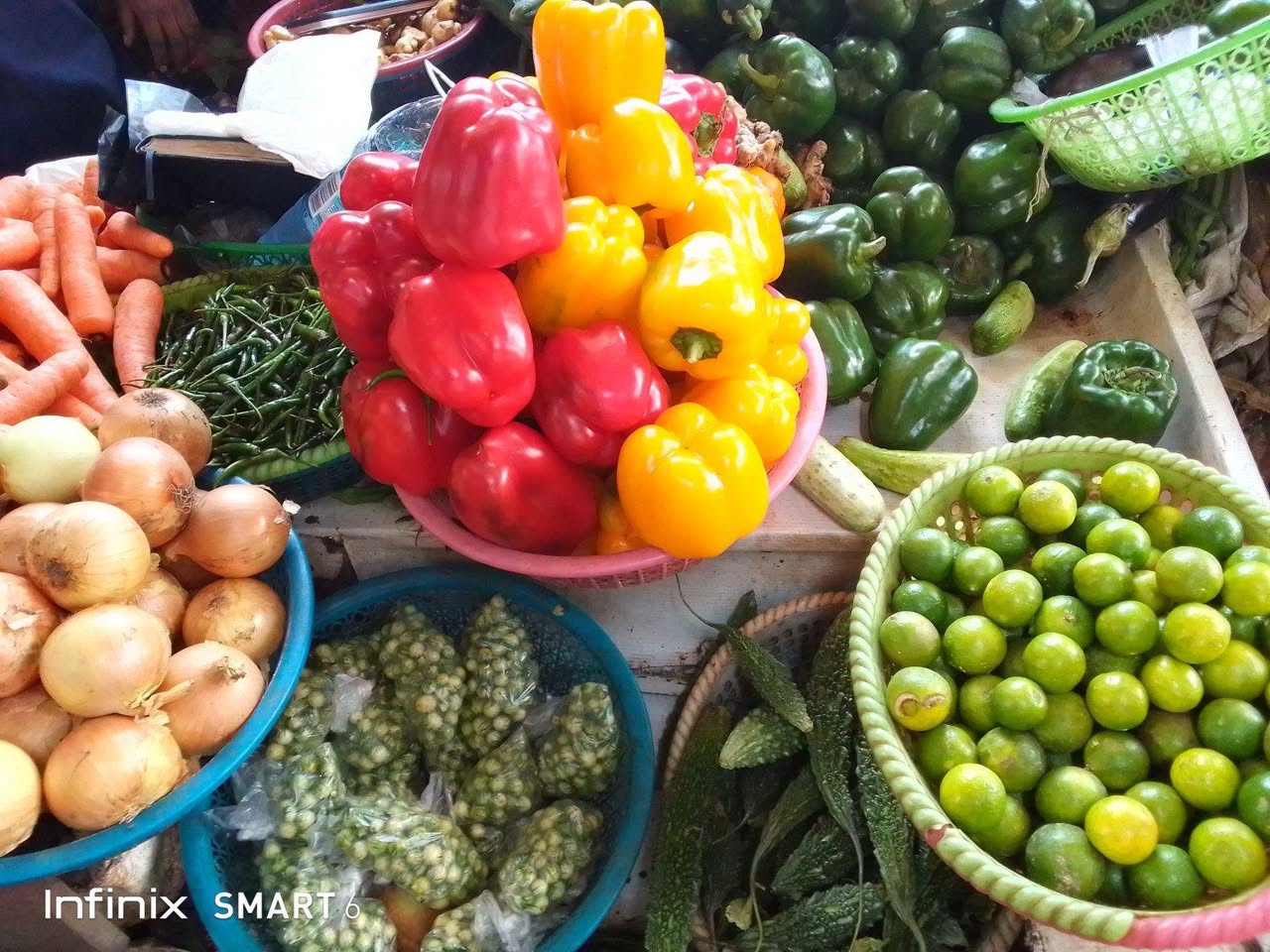 A picture of We are selling all fresh market products to customers around