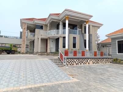 houses kira
