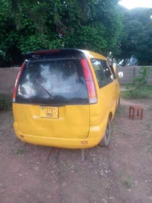 A picture of TOYOTA NOAH