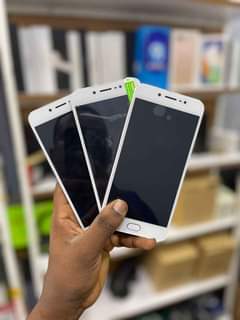 A picture of Oppo F1s
