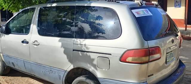 A picture of Toyota Sienna Sound Engine Good Gear Neat interior and exterior