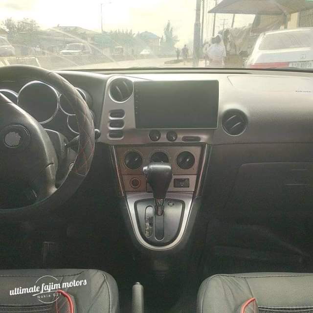 A picture of 2006 Pontiac Vibe 2 2