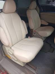 A picture of Toyota Sienna Used 4plug 2011 Very sharp Everything working well