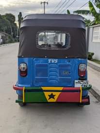 A picture of Simu ziite ma boss bajaji haina dalali ni Mali yangu