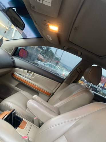 A picture of Rx330 Engine and gear intact Ac chilling Buy and drive
