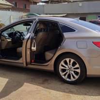 A picture of HYUNDAI AZERA 2012 TOKS