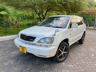 A picture of  TOYOTA_HARRIER_0620356906