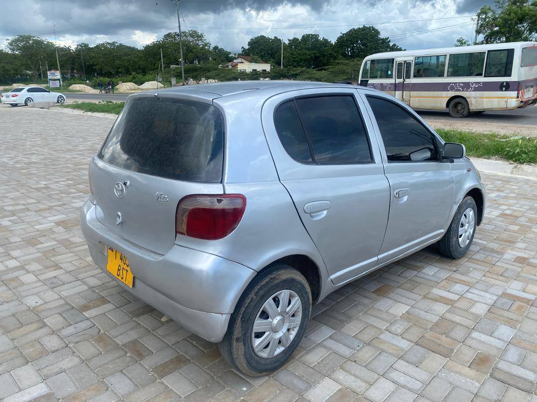 A picture of Vitz old kali sana Milion 3 0629916063