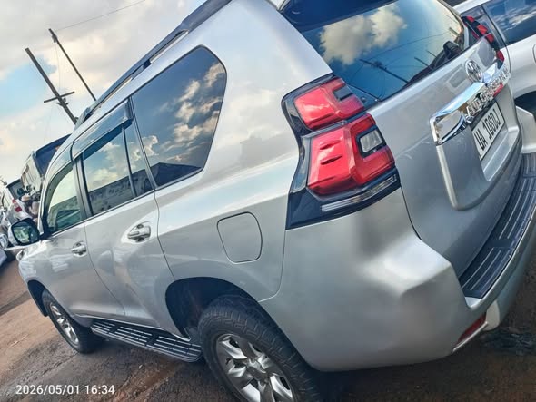 A picture of TOYOTA LANDCRUISER