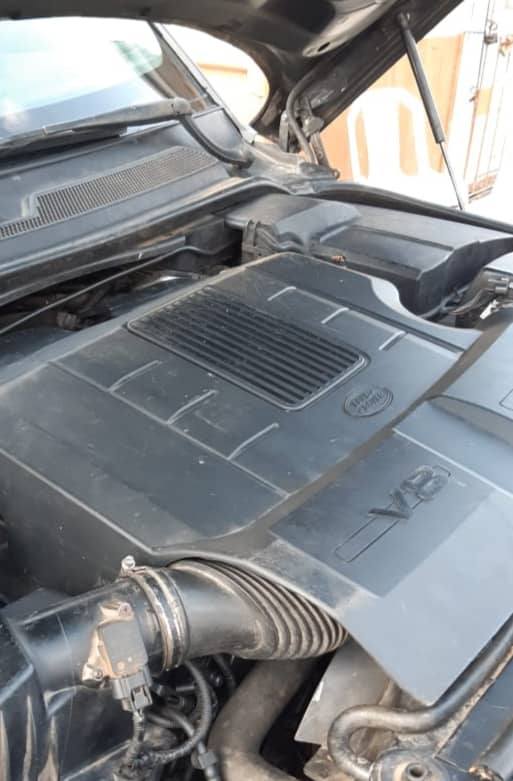 A picture of Range rover 010 engine issue gear ac perfect location lagos