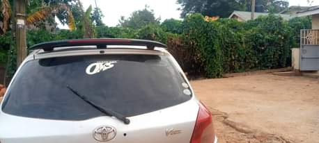 A picture of VITZ MAUNAL TRANSMISSION 6.5m Call 0701488581 What s app 0776417404