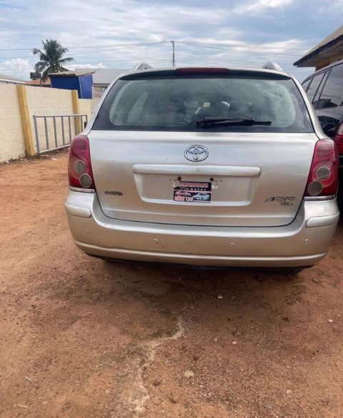 A picture of A Neat Toyota Avensis For Sale