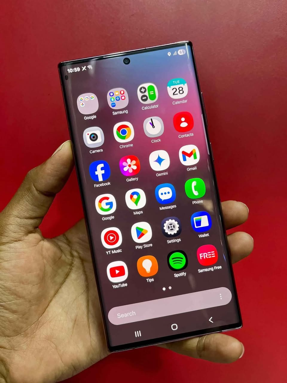 A picture of Samsung S22 ultra at 800 000 call on 0753430863