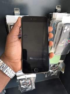 A picture of IPhone 6 16GB Battery 100 Price 170 000 0747940033 Duka