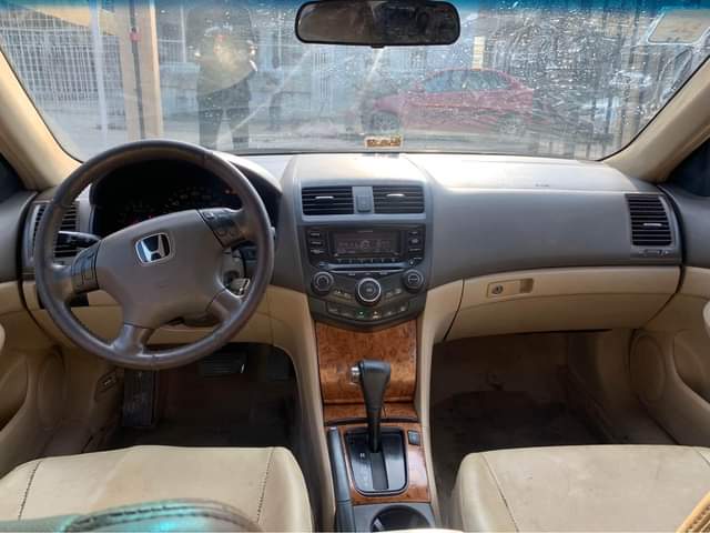 A picture of Honda Accord 2006 v6