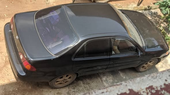A picture of Toyota corolla 2001 le