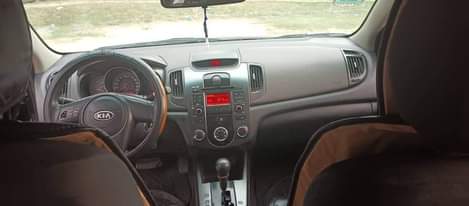 A picture of 2010 KIA Cerato Black