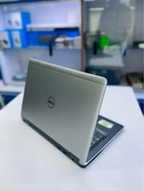 A picture of Dell latitude 7440