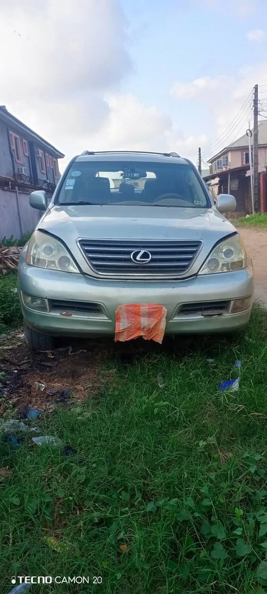 A picture of Lexus 470 2008 Park down Buy ad drive Buy ad