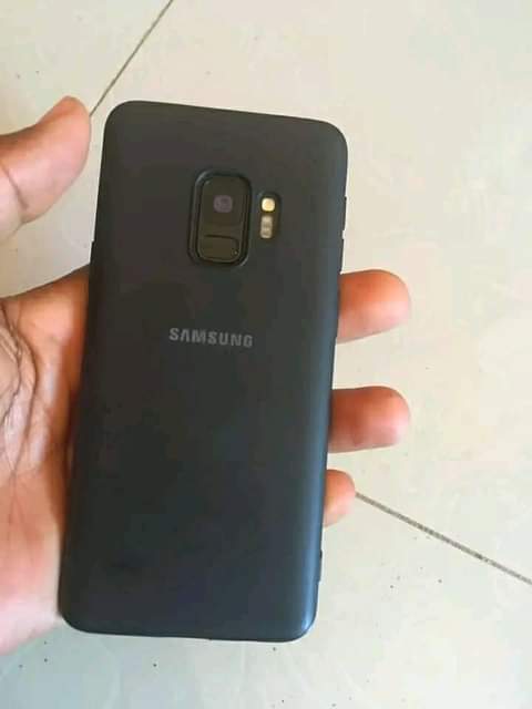 A picture of SAMSUNG GALAXY S9