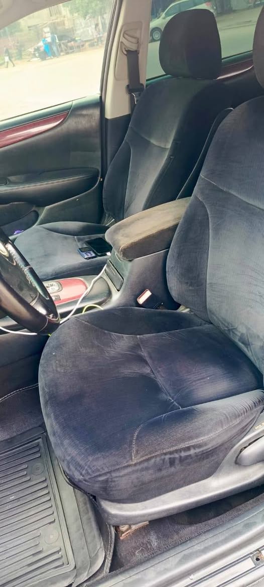 A picture of Clean Lexus es300 with untempered engine and gear a.c chilling