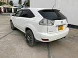 A picture of TOYOTA HARRIER