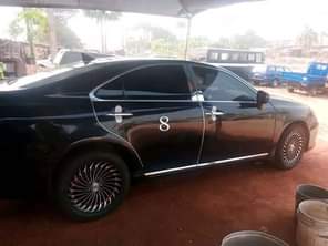 A picture of Es350 in a very good condition Everything is working perfectly