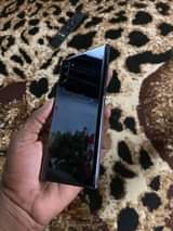 A picture of Samsung galaxy note 10 plus at 800 000