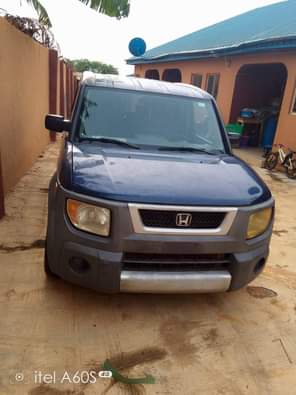 A picture of HONDA ELEMENT FOR SALE ENGINE AND GEAR IS OK AC