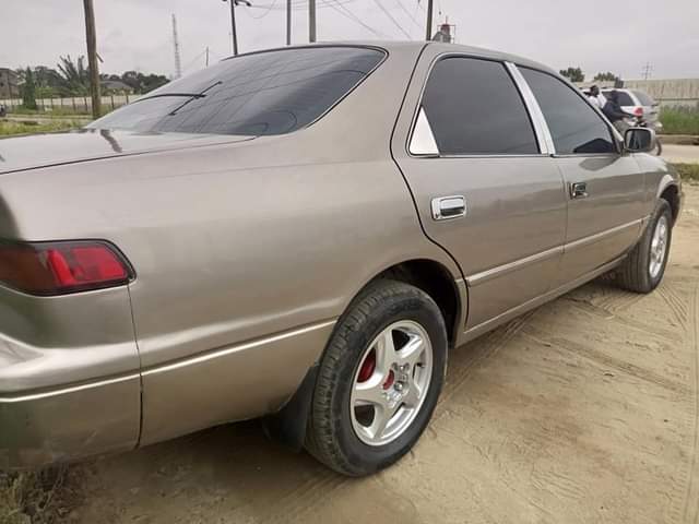 A picture of Toyota Camry Tiny Light 2001 GRAY 08032534466
