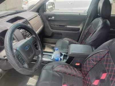 A picture of 2010 Ford Escape