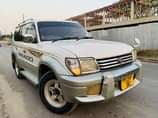 A picture of TOYOTA PRADO BEI 22 5M