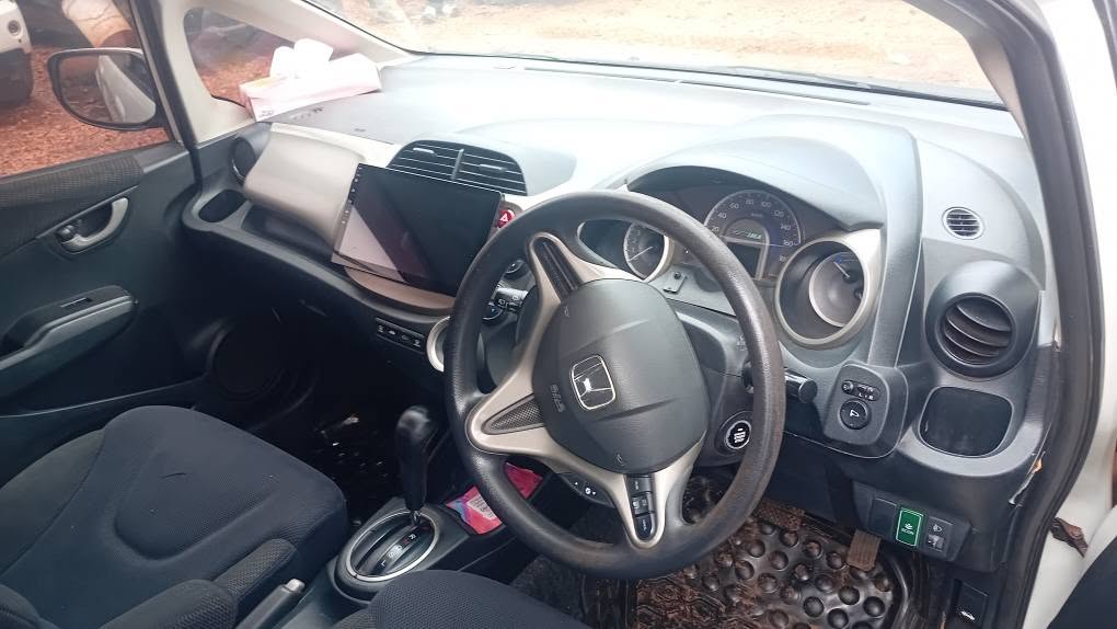 A picture of Honda fit hybrid