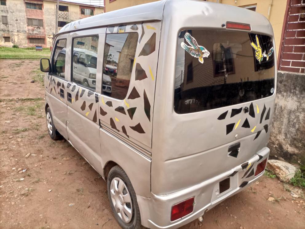 A picture of Used 2009 Suzuki every manual