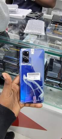 A picture of We are Urban phones dealing in UK used original phones