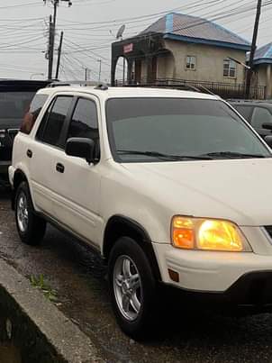 A picture of Honda CR V 2002