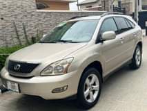 A picture of Today dealclean Toks standard Lexus RX330 2006 model partly Firstbody