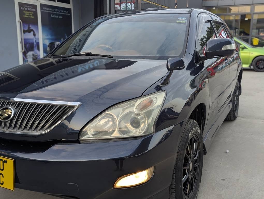 A picture of TOYOTA HARRIER FOR SALE 24M 0744763104 