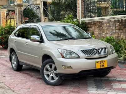A picture of TOYOTA HARRIER D.W.N 0789170295